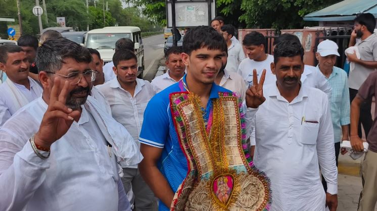 कॉमनवेल्थ गेम्स गोल्ड विजेता अंकुश पंघाल का हिसार में भव्य स्वागत