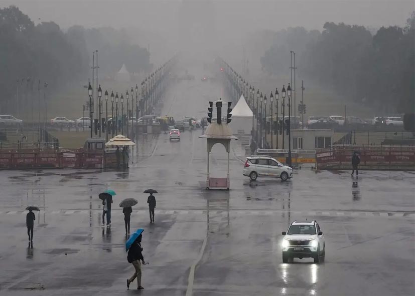 Delhi Weather: दिल्ली में 3 दिन झमाझम बारिश के आसार, IMD ने जारी किया येलो अलर्ट