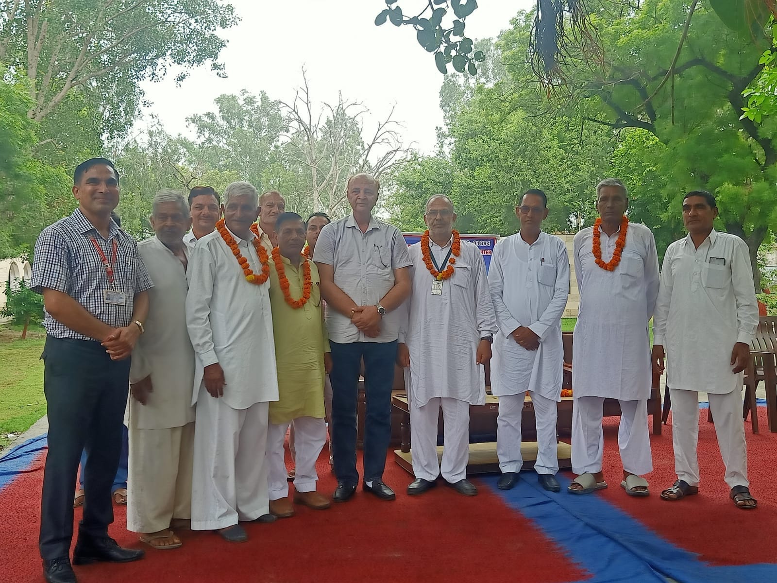 हिसार के स्कूल में जिला शिक्षा अधिकारी ने किया पौधारोपण, शिक्षा और पर्यावरण संरक्षण का दिया संदेश