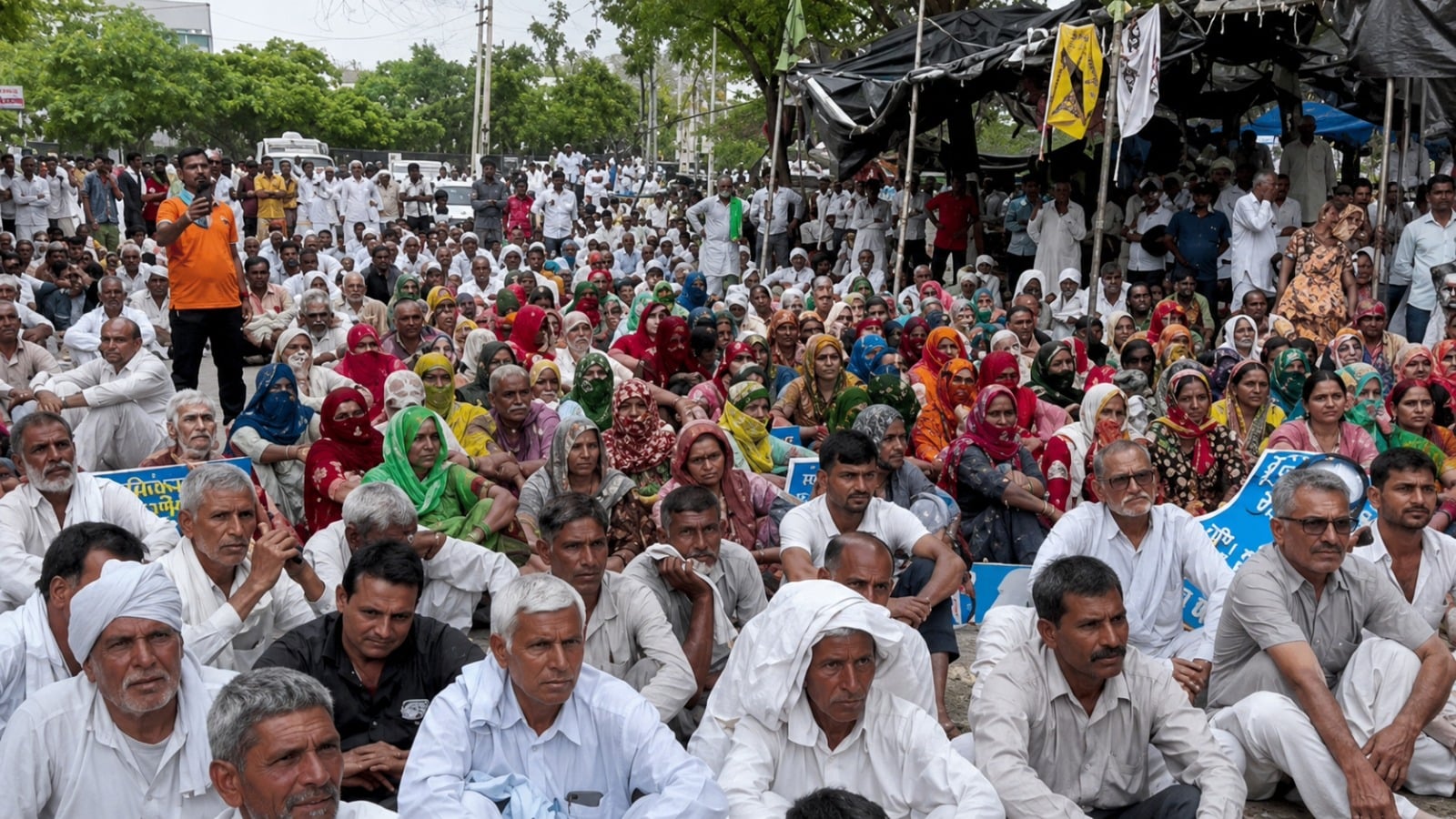 हिसार में हत्या के बाद सड़क जाम, SP को बुलाने पर अड़े लोग