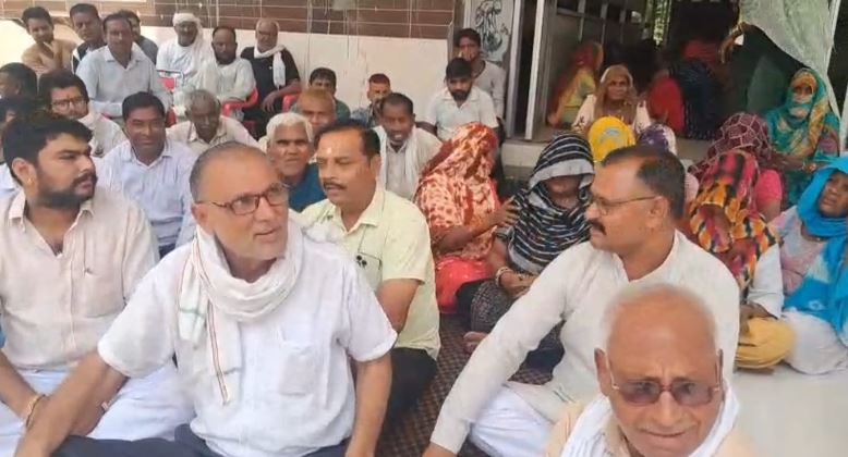 सफाई कर्मचारियों ने सरकार को फिर ललकारा, हड़ताल 26 अगस्त तक बढ़ाई…..