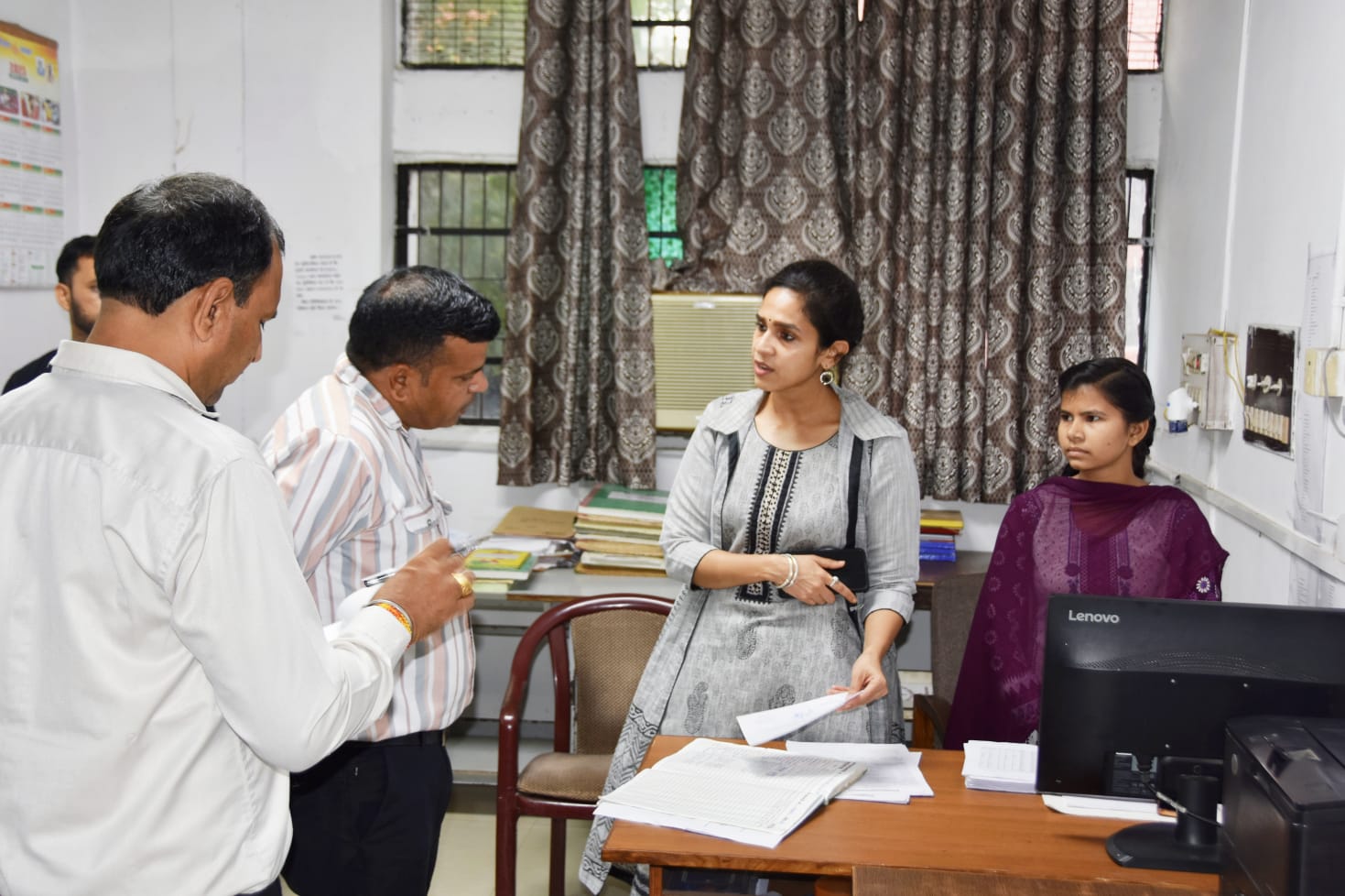 कैथल में जिला खजाना कार्यालय का औचक निरीक्षण, हाजिरी में गड़बड़ी पर नोटिस के निर्देश