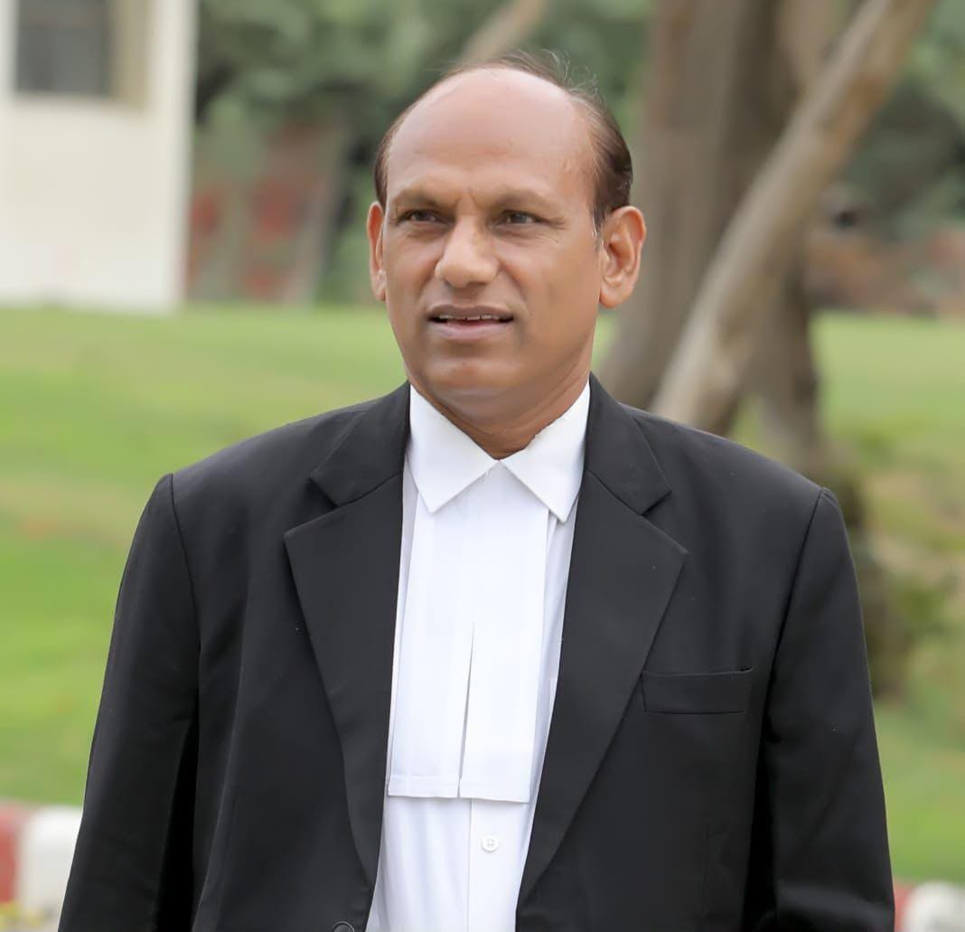 हल्द्वानी में खड़गे के मंच को धोने पर बढ़ा बवाल! कांग्रेस नेताओं ने क्यों कहा- यह संविधान और दलितों का अपमान है?