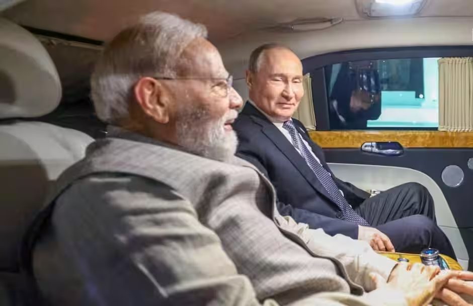 PM Modi-Putin Car Diplomacy: बिश्केक में दिखी भारत-रूस की दोस्ती, एक कार में सवार हुए दोनों नेता