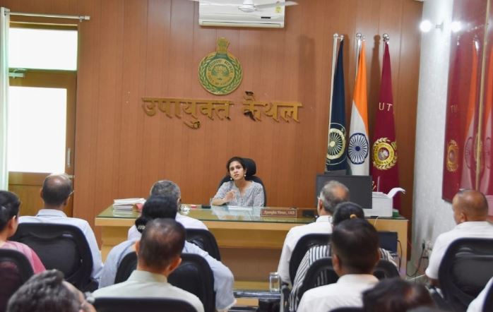 मुख्यमंत्री के दौरे को लेकर समय रहते तैयारियां पूरी करें अधिकारी : डीसी