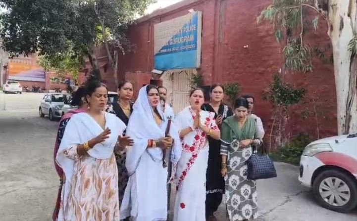 आरोपों की बौछार के बीच गरिमा-सीमा का बड़ा बयान, प्रशासन से बोलीं हमें सुरक्षा दी जाए
