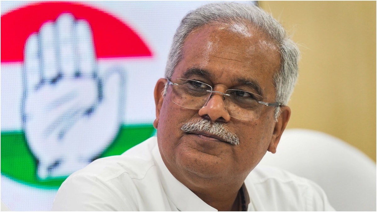 ‘भूपेश बघेल गो बैक’ फ्लेक्स विवाद पहुंचा पुलिस तक, कांग्रेस जिलाध्यक्ष ने कार्रवाई की मांग