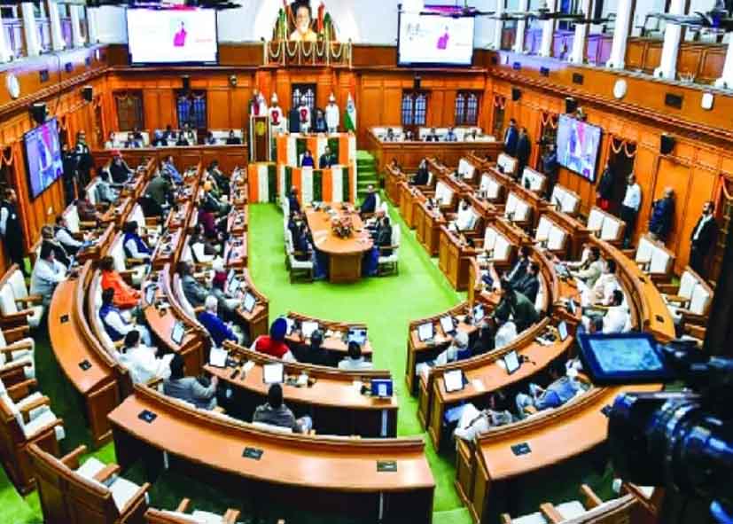दिल्ली विधानसभा मॉनसून सत्र: हंगामे के साथ शुरुआत, BJP ने उठाया नेता विपक्ष की मौजूदगी का सवाल