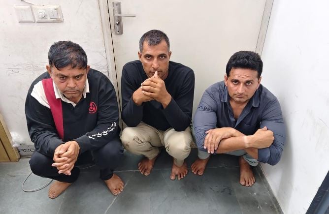 लाखों की रंगदारी मांगने वाला गैंग बेनकाब