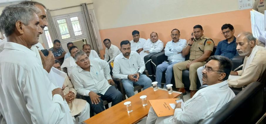 घरौंडा में जनसुनवाई: कच्चे कर्मचारियों ने मांगी सेवा सुरक्षा, विधानसभा अध्यक्ष ने दिए समाधान के निर्देश
