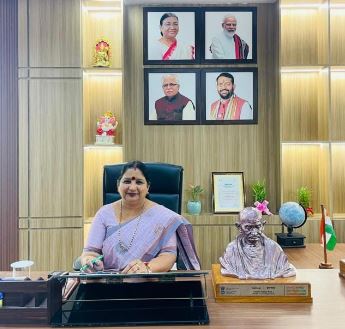 करनाल में स्ट्रीट लाइट व्यवस्था सुधारने पर जोर, महापौर ने अधिकारियों को दिए नियमित फील्ड निरीक्षण के निर्देश
