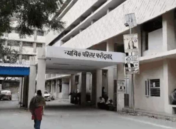 कोर्ट की तीसरी मंजिल से किशोरी ने लगाई छलांग, मेडिकल रिपोर्ट में ऐसा क्या सामने आया?