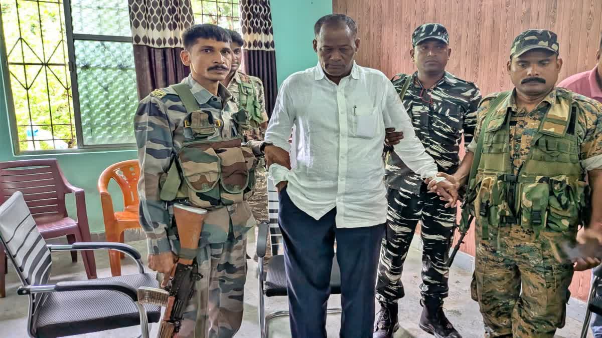 10 हजार की रिश्वत लेते पंचायत सेवक गिरफ्तार, चबूतरा योजना की राशि जारी करने के नाम पर मांग रहा था घूस