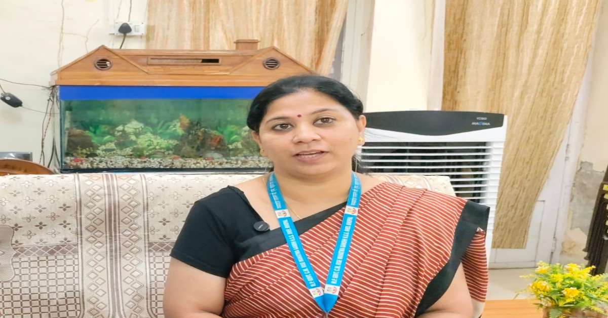 पेड़ों पर लगाए QR कोड, जापान तक पहुंचा प्रोजेक्ट… मिलिए भोपाल की टीचर अर्चना शुक्ला से जिन्हें मिलेगा ‘राष्ट्रीय शिक्षक सम्मान’