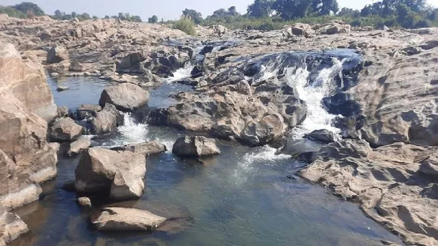 चतरा के बक्शा डैम में जल्द होगी बोटिंग : 13 नाव पहुंचीं,मां भद्रकाली के दर्शन के साथ नौका विहार का भी मिलेगा आनंद