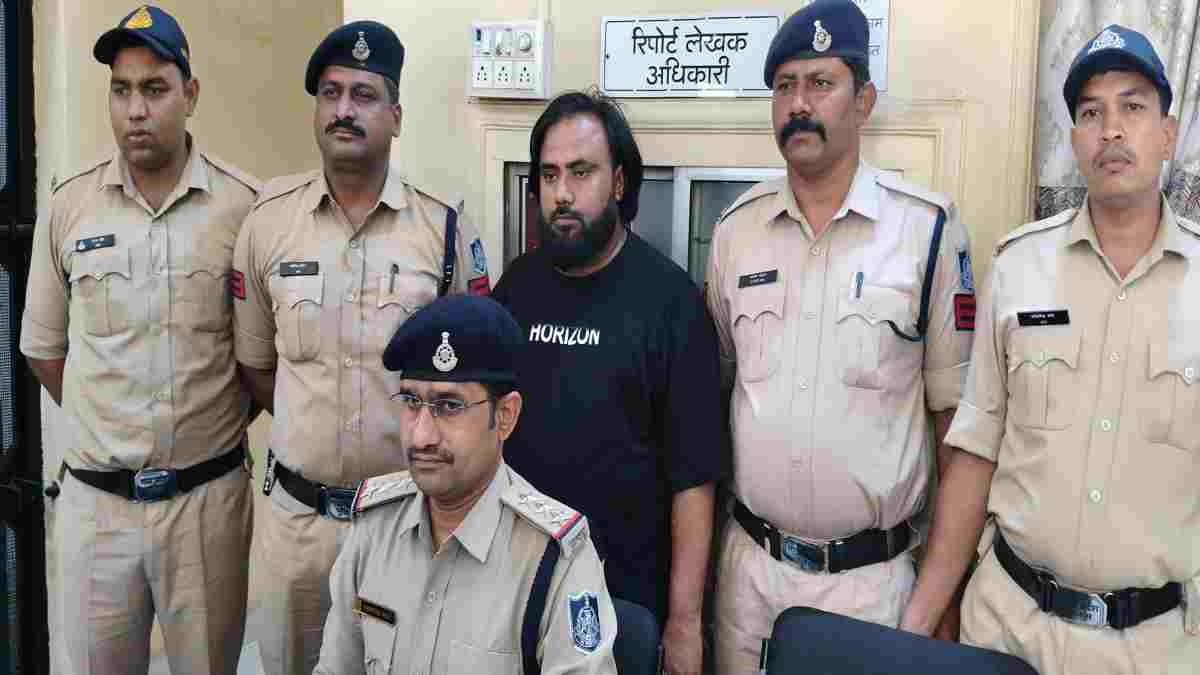 बुरहानपुर में ताला काटकर कार चोरी : पुलिस ने आरोपी को मुंबई से किया गिरफ्तार, फरार युवक की तलाश में जुटी पुलिस