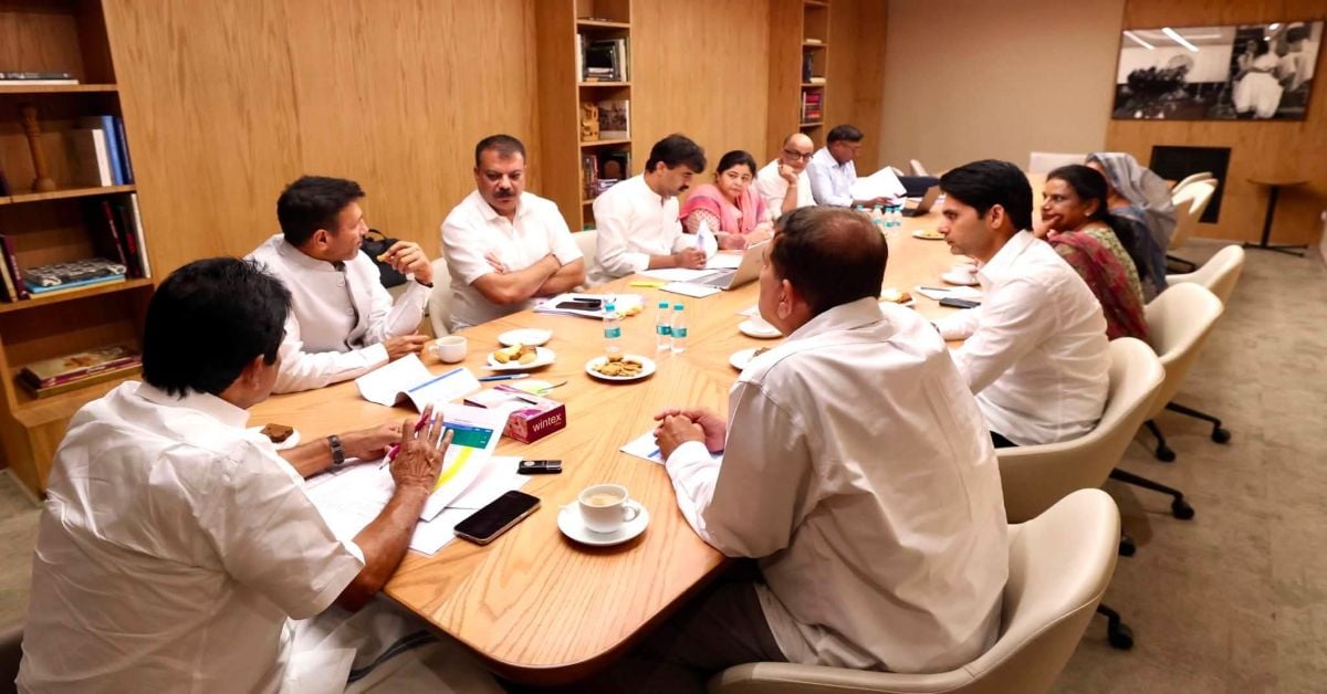 MP कांग्रेस संगठन को लेकर दिल्ली में बड़ी बैठक; 6 जिलाध्यक्षों को हटाने पर फैसला, इन नेताओं पर गिर सकती है गाज!