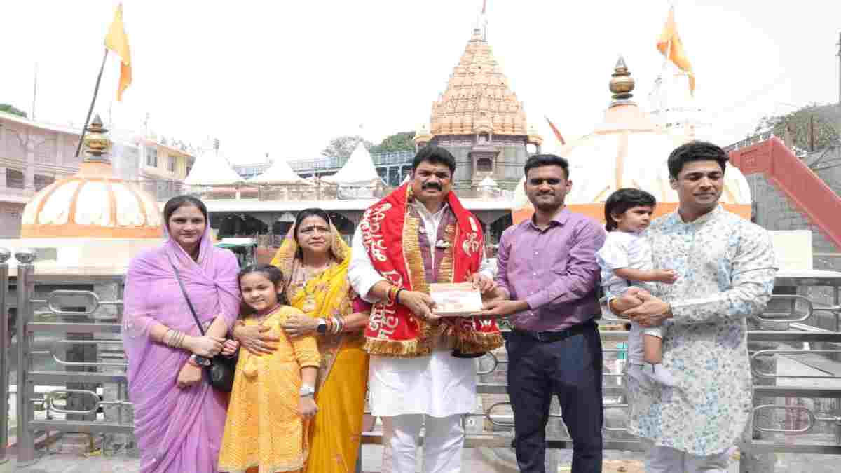 केबिनेट मंत्री गोविंद राजपूत पहुंचे उज्जैन: बाबा महाकाल के किए दर्शन, प्रदेश की सुख-समृद्धि की कामना की