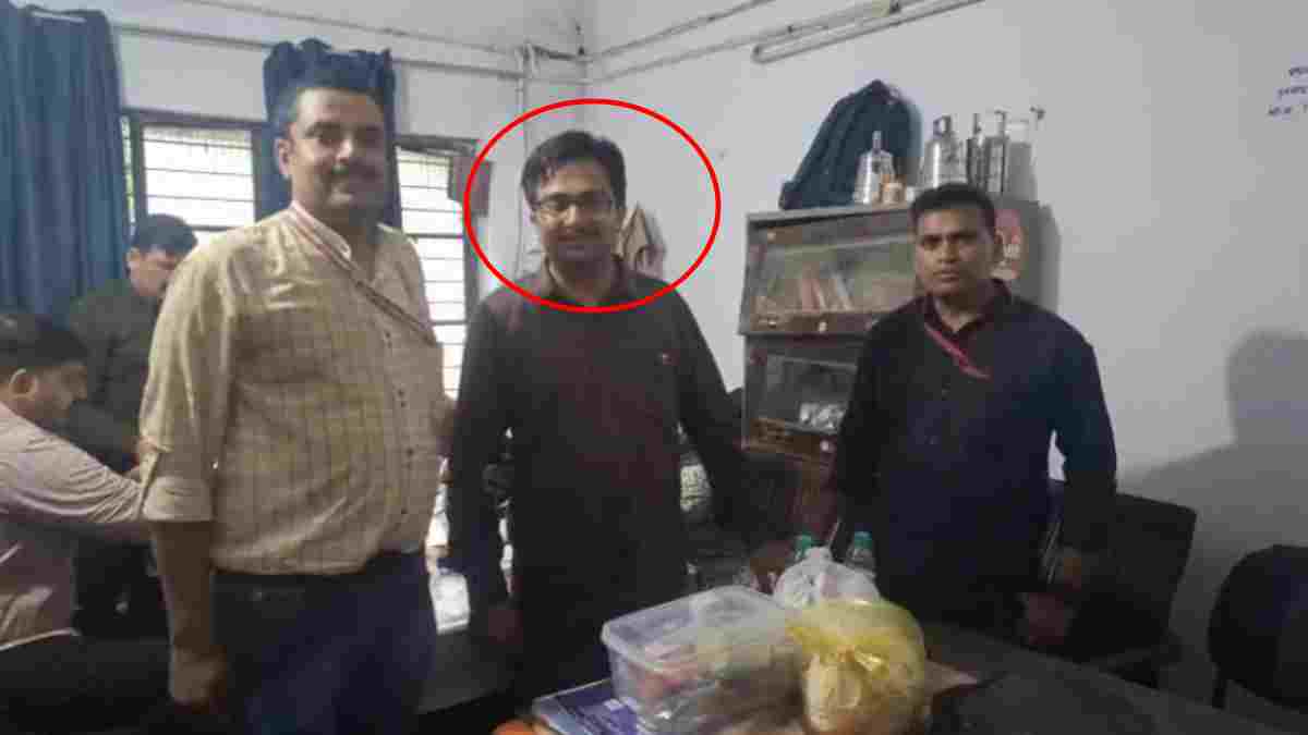 डबरा में EOW का छापा: 5 हजार की रिश्वत लेते सहायक सचिव गिरफ्तार, PM आवास की किस्त के नाम पर मांगी थी घूस