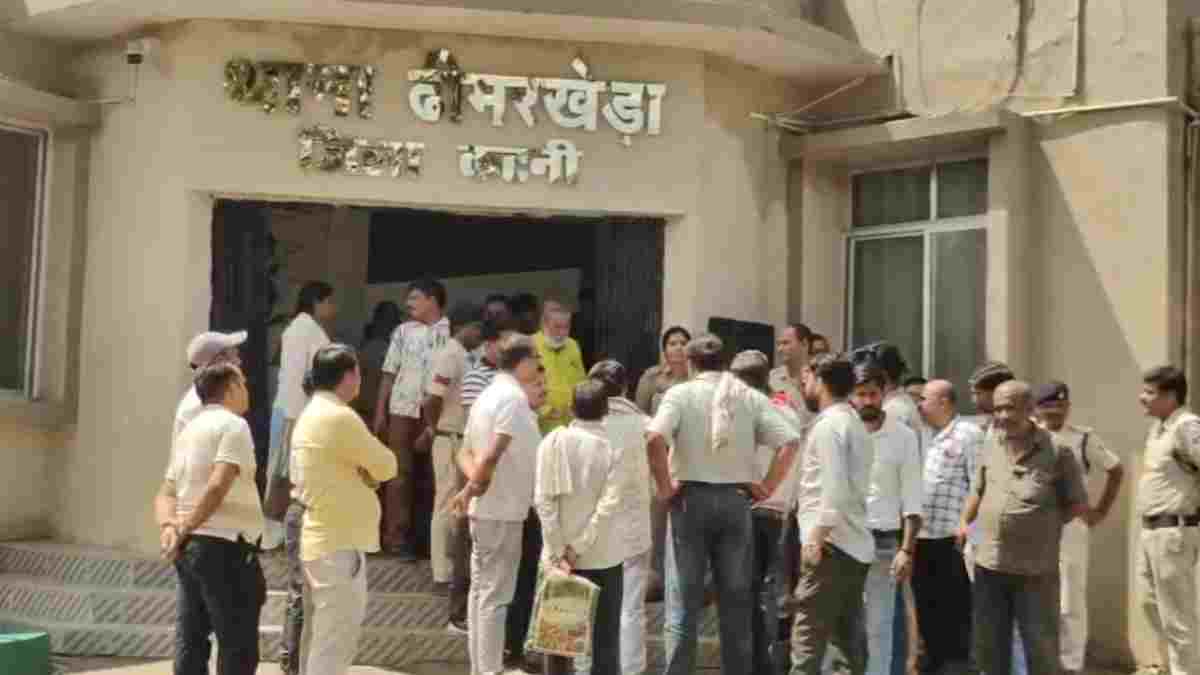 सवर्ण समाज के खिलाफ सोशल मीडिया पर अभद्र टिप्पणी, थाने पहुंचे आक्रोशित लोग, जंतर मंतर में करेंगे प्रदर्शन