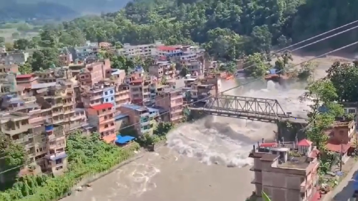 नेपाल में फ्लैश फ्लड के बाद अलर्ट पर बिहार, गंडक में आ सकती है 3 मीटर ऊंची लहर, प्रशासन ने कसी कमर