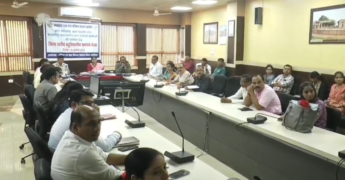 ‘बच्चियों के टॉयलेट में मिले कॉन्डम और शराब की बोतलें’; ग्वालियर में SCPCR अध्यक्ष के औचक निरीक्षण से मचा हड़कंप!