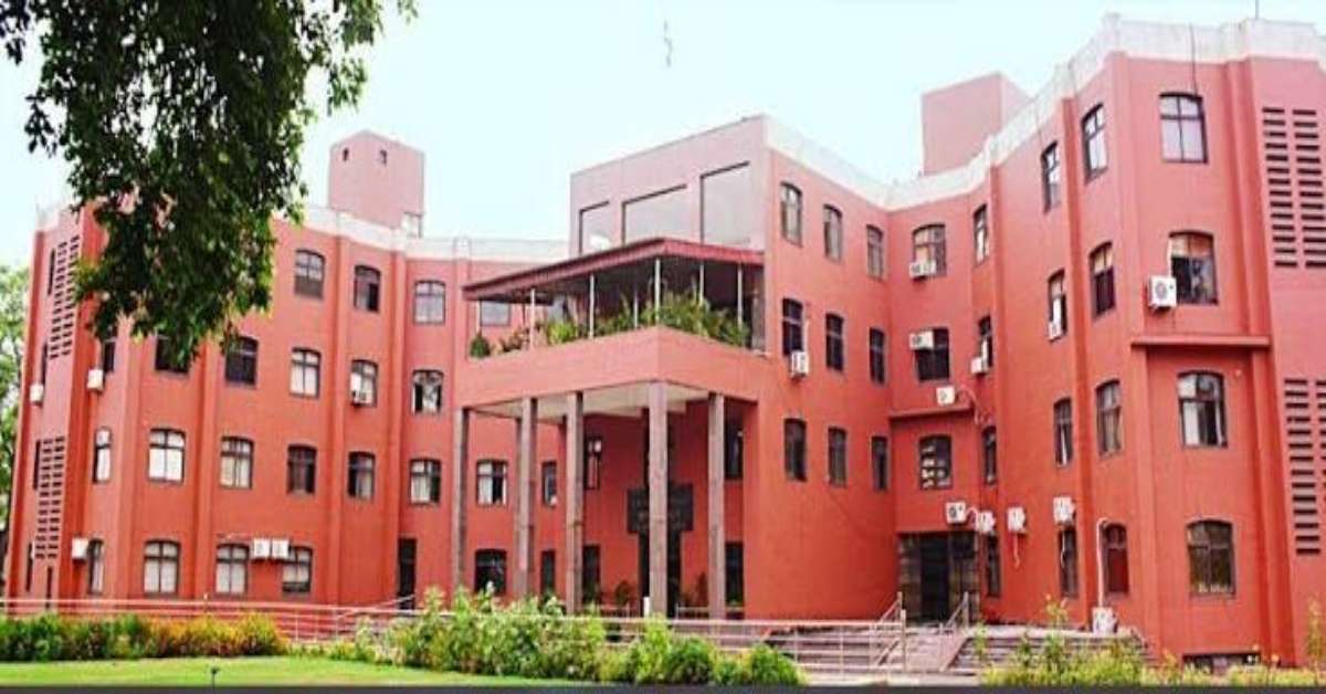 ग्वालियर नगर निगम में बड़ा प्रशासनिक उलटफेर! विवादों के बीच हटे संघ प्रिय; नए कमिश्नर के सामने चुनौतियों का पहाड़!