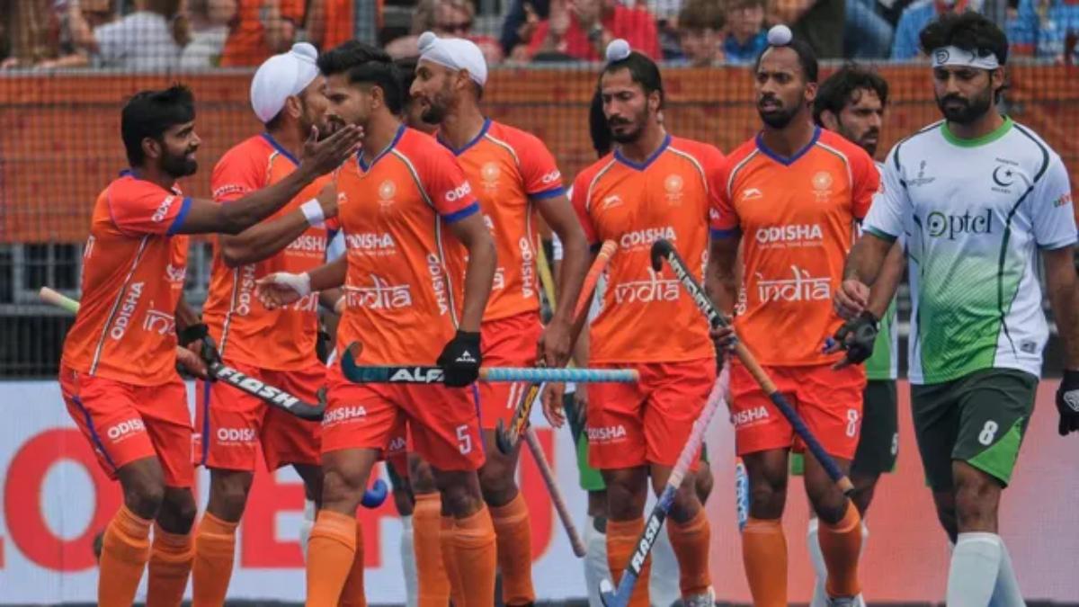 Hockey World Cup 2026: हाई वोल्‍टेज मुकाबले में भारत ने पाकिस्‍तान को 5-3 से रौंदकर किया बाहर, टॉप-8 में बनाई जगह, कप्तान हरमनप्रीत और अभिषेक ने दागे 2-2 गोल