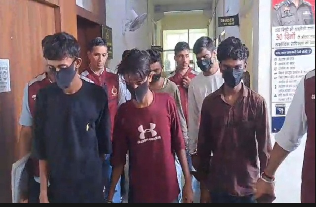 ATM लूटकांड का मास्टरमाइंड निकला दिल्ली पुलिस का कॉन्स्टेबल, भतीजे समेत 4 आरोपी गिरफ्तार