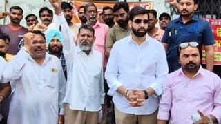 बठिंडा में खत्म हुई सफाई कर्मचारियों की 11 दिन की हड़ताल, महापौर के आश्वासन के बाद लौटे काम पर
