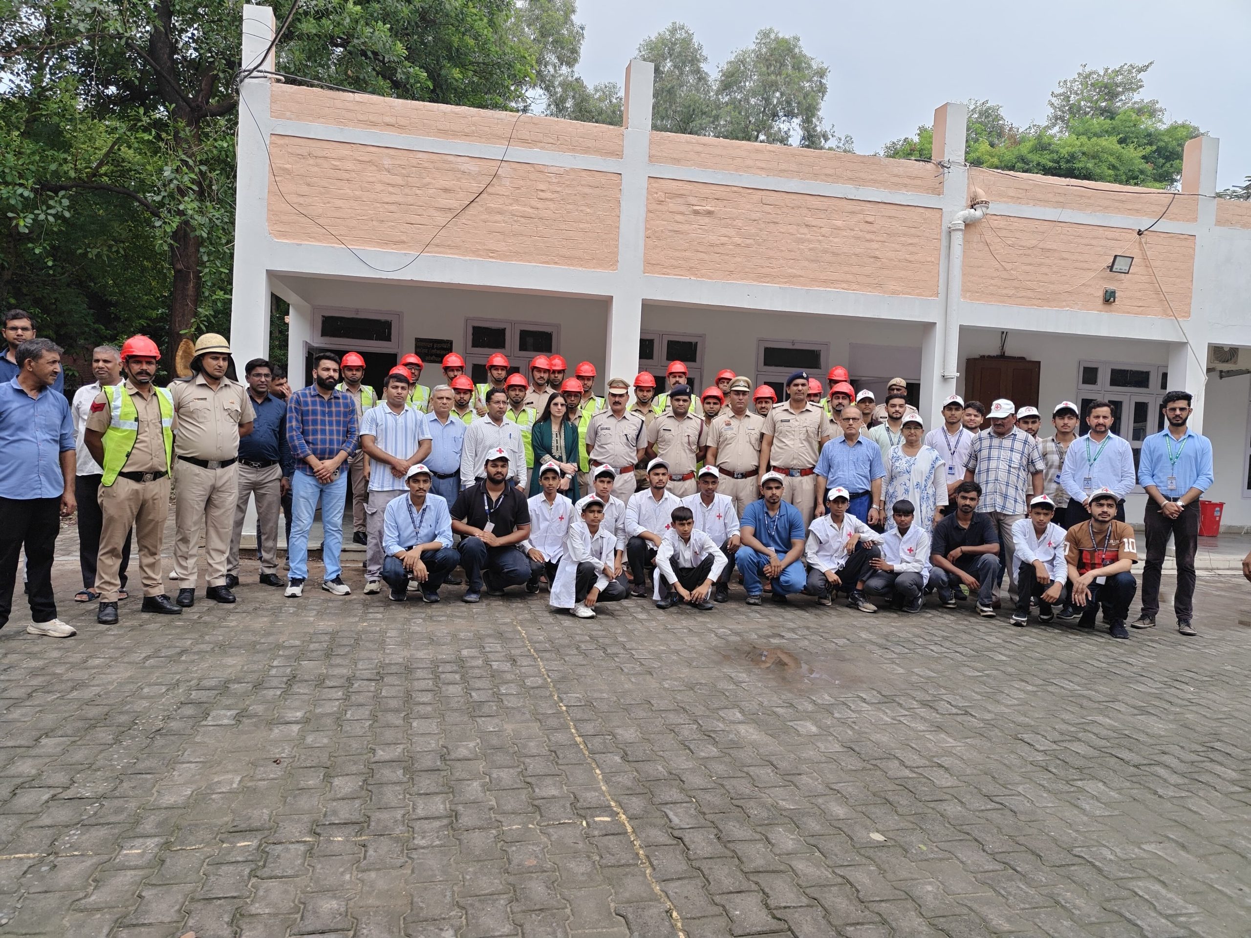 सोनीपत में हवाई बमबारी की मॉक ड्रिल, एडीसी कार्यालय में चला राहत-बचाव अभियान; विभागों ने परखी अपनी तैयारियां