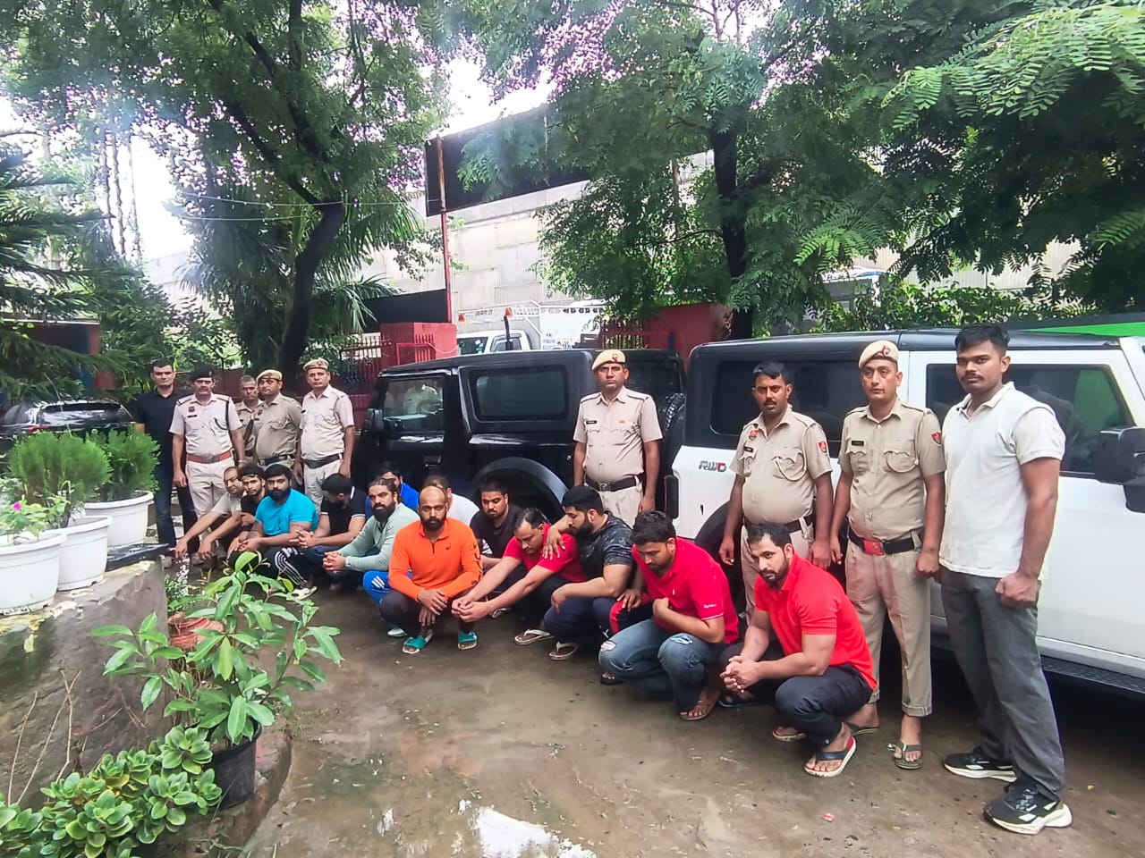 गुरुग्राम में फार्म हाउस पर 50-60 लोगों का धावा, कर्मचारियों से मारपीट और तोड़फोड़; 13 आरोपी गिरफ्तार