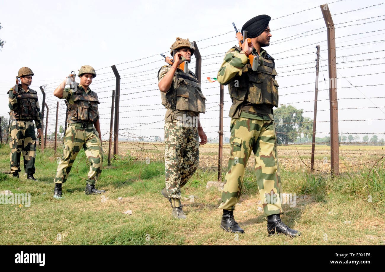 अटारी सीमा पर घुसपैठ की कोशिश नाकाम, BSF ने संदिग्ध को गोली मारकर किया ढेर; तंबाकू का पैकेट बरामद