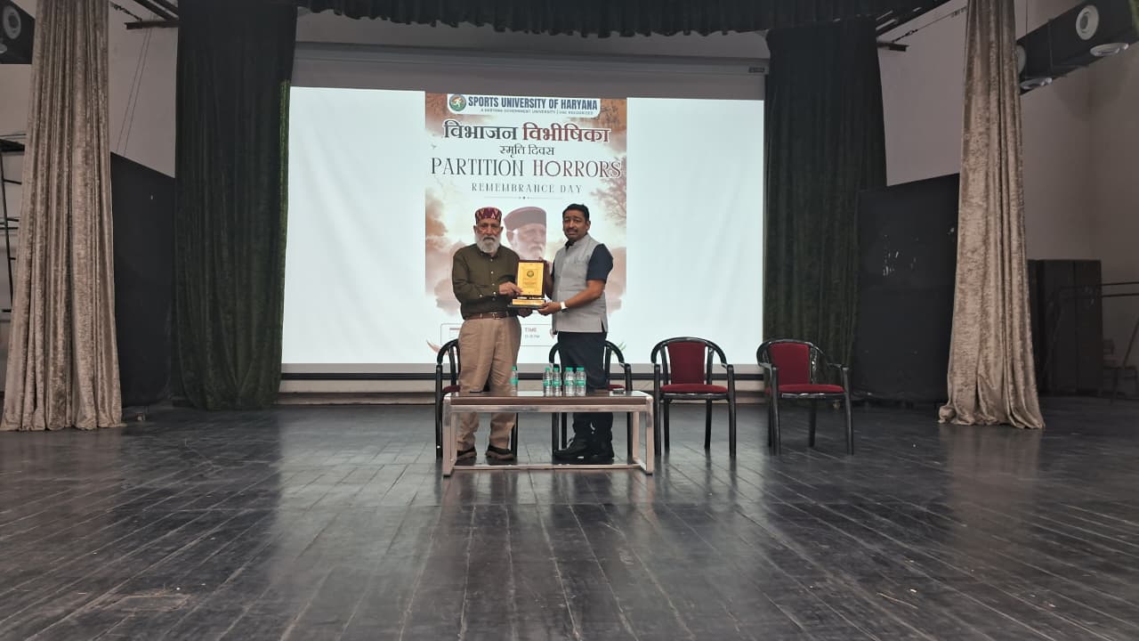 विभाजन की त्रासदी से सीख लेकर राष्ट्रीय एकता और सामाजिक सद्भाव मजबूत करें: प्रो. कुलदीप चंद अग्निहोत्री