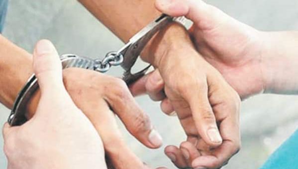 प्रेमिका से मिलने पहुंचा शातिर अपराधी, गार्डन में प्रेमिका की जगह मिली पुलिस