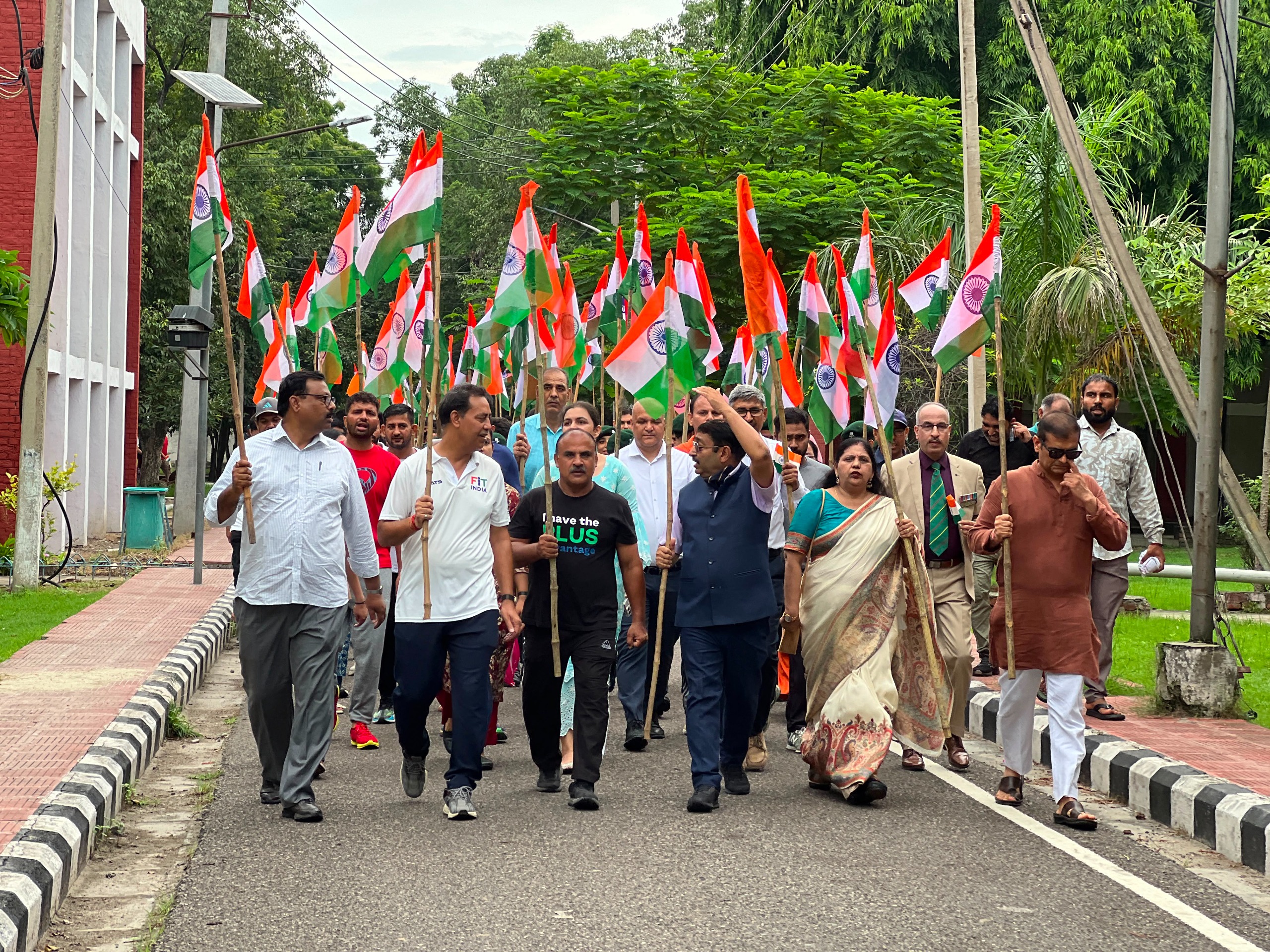तिरंगे के साथ कदम से कदम मिलाकर चला खेल विश्वविद्यालय, स्वतंत्रता दिवस पर दिखा देशभक्ति का उत्साह