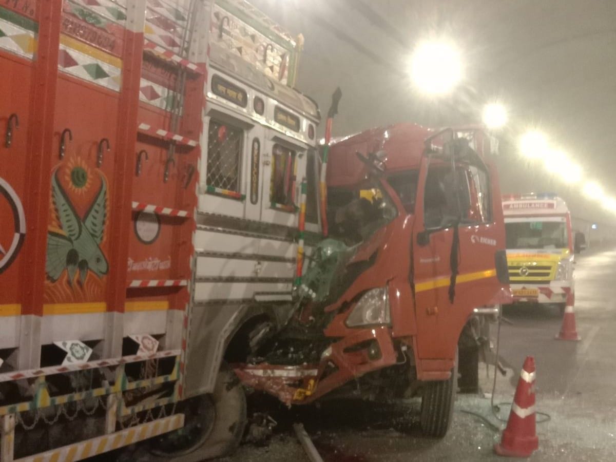 दवाड़ा टनल में दो ट्रकों की आमने-सामने भीषण टक्कर, 4 लोगों की मौत; 7 घायल, हाईवे पर लगा लंबा जाम