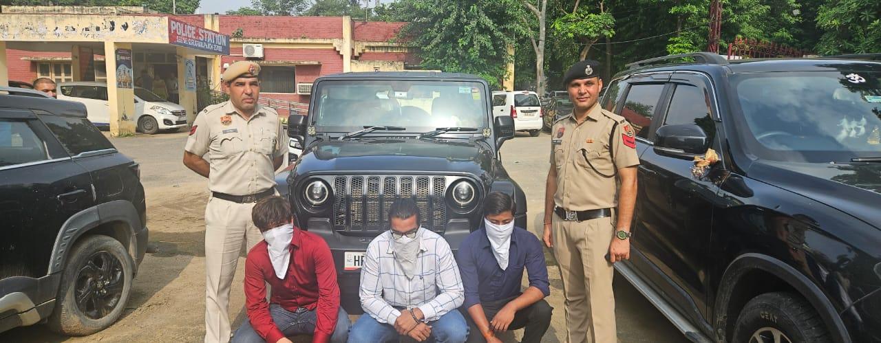 सेक्टर-56 में थार से खतरनाक स्टंटबाजी, सोशल मीडिया वीडियो वायरल होने पर 3 युवक गिरफ्तार