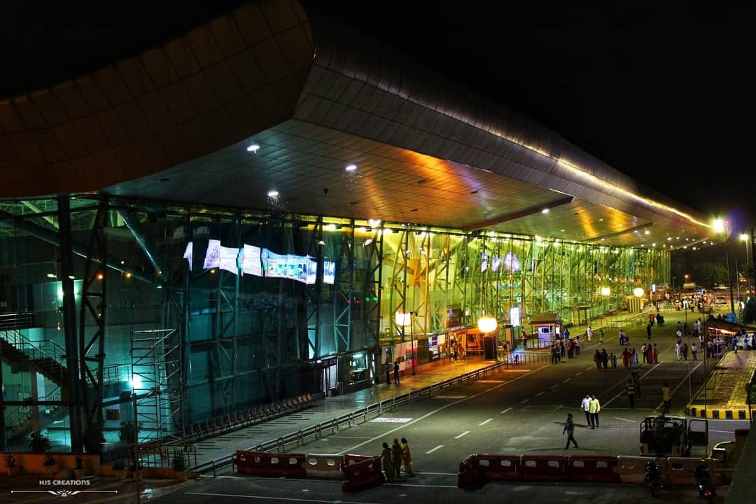 अमृतसर एयरपोर्ट पर यात्रियों का फूटा गुस्सा, SpiceJet की फ्लाइट 17 घंटे लेट; रिफंड की मांग को लेकर हंगामा