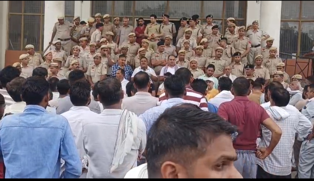 पानीपत में कर्मचारियों का जोरदार प्रदर्शन, सैकड़ों कर्मचारी लघु सचिवालय पहुंचे; सरकार को दी आंदोलन तेज करने की चेतावनी