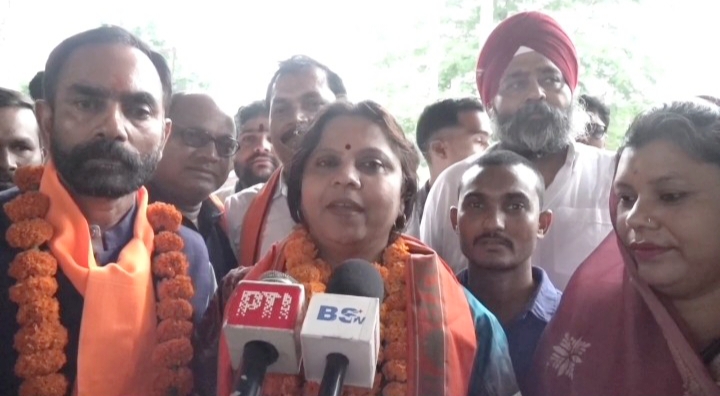 भाजपा महिला मोर्चा की राष्ट्रीय अध्यक्ष बनने के बाद पहली बार छत्तीसगढ़ पहुंचीं सांसद रूपकुमारी चौधरी, कहा – BJP में सामान्य कार्यकर्ता भी बन सकता है राष्ट्रीय अध्यक्ष