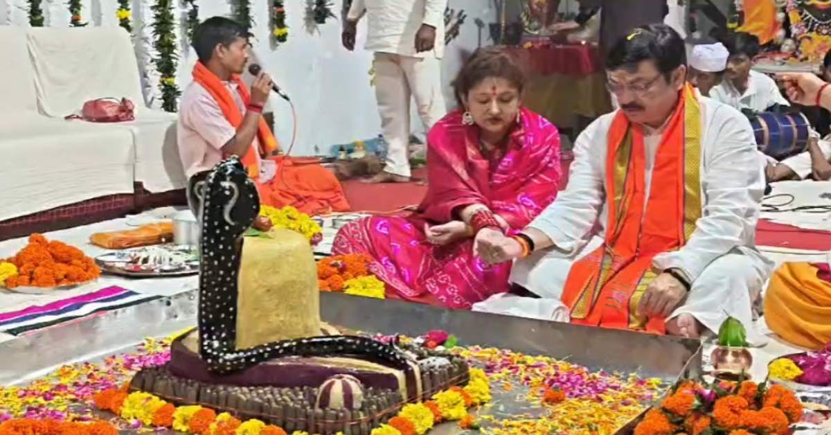 इंदौर केंद्रीय जेल में महा-अनुष्ठान! बंदियों ने 2 घंटे में बनाए सवा लाख पार्थिव शिवलिं; ADG ने पत्नी संग की पूजा