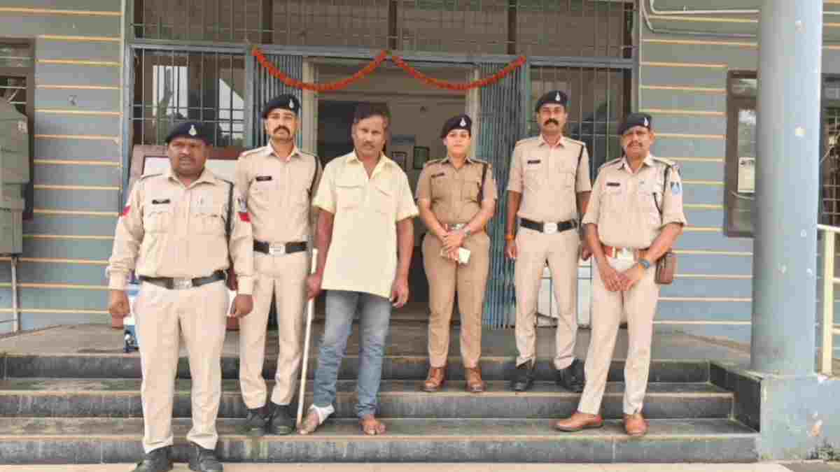 25 साल से मजदूर बनकर छिप रहा था कातिल, फिर पुलिस भी बन गई ठेकेदार, आरोपी को ऐसे दबोचा