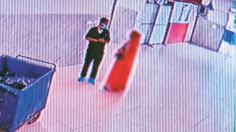 रात 3 बजे PICU में क्या हुआ? बच्ची की मां ने लगाया बैड टच का आरोप, CCTV के बाद डॉक्टर सस्पेंड