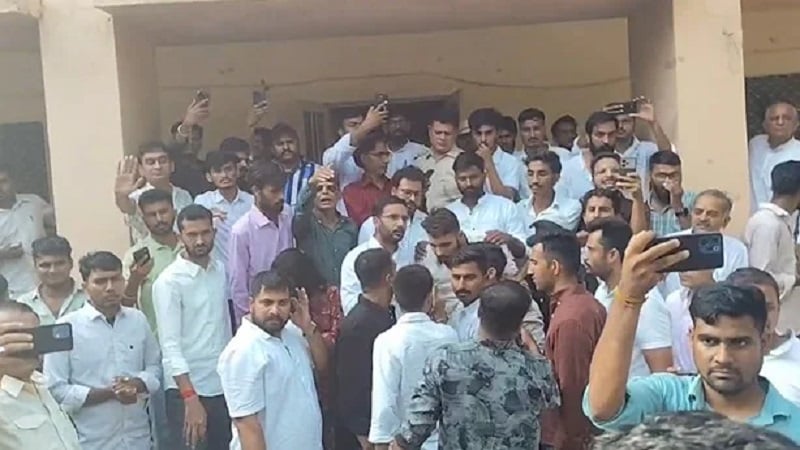 CJP के कार्यक्रम में दीवार फांदकर पहुंचे ABVP-BJYM कार्यकर्ता, फिर जो हुआ उससे मचा बवाल
