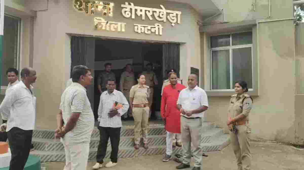 प्रतिबंध के बावजूद नदी से निकाली जा रही रेत, धड़ल्ले से जारी अवैध कारोबार, ग्रामीणों ने पुलिस पर लगाए सांठगांठ के आरोप 