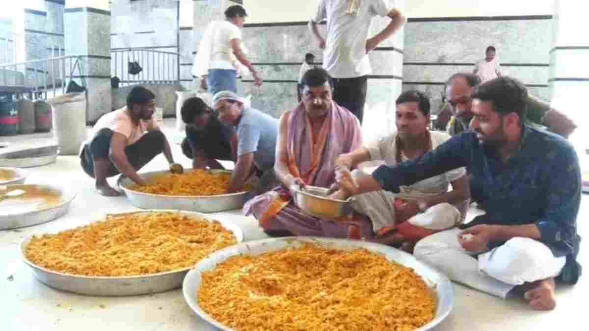 बाबा महाकाल के दरबार में मनेगा अनोखा रक्षाबंधन: सवा लाख मोदक-लड्डुओं का लगेगा महाभोग, पुजारियों ने विधि-विधान से किया भट्टी पूजन