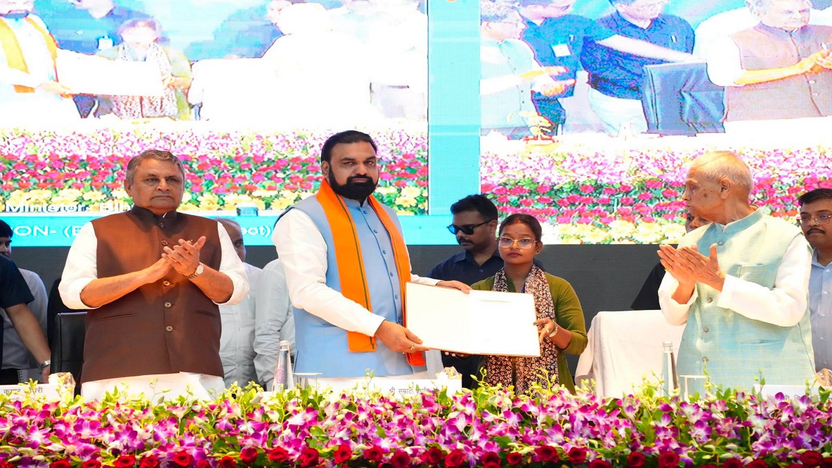 मेगा जॉब फेयर 2026 का समापन, 20 हजार से अधिक युवाओं को मिला रोजगार, CM ने सौंपा नियुक्ति पत्र