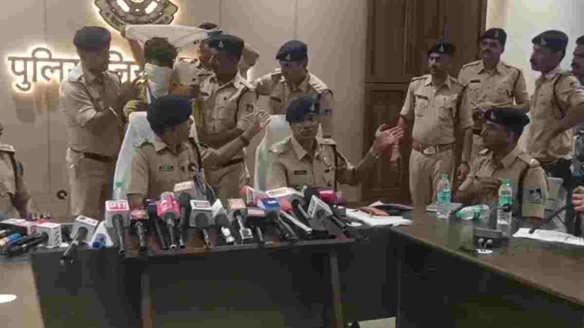 8 साल की मासूम से दुष्कर्म के बाद हत्या: वारदात के बाद आरोपी ने जंगल में फेंका शव, लोगों का फूटा आक्रोश, फांसी की मांग 