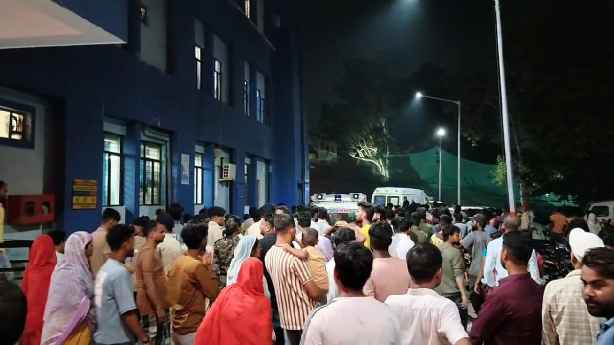 11 हजार वोल्ट हाईटेंशन बिजली की चपेट में आने से युवक की मौत, परिवार के कई लोग झुलसे